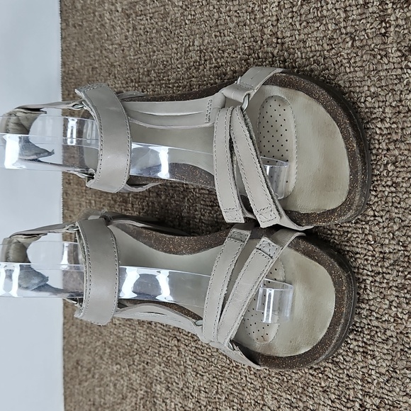 Teva Taupe Leather Ysidro Universal Wedge Style Sandals Shoes Sz 7 Womens - Picture 2 of 8